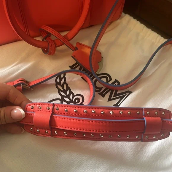 MCM Vibrant salmon purse/satchel - Picture 6 of 7